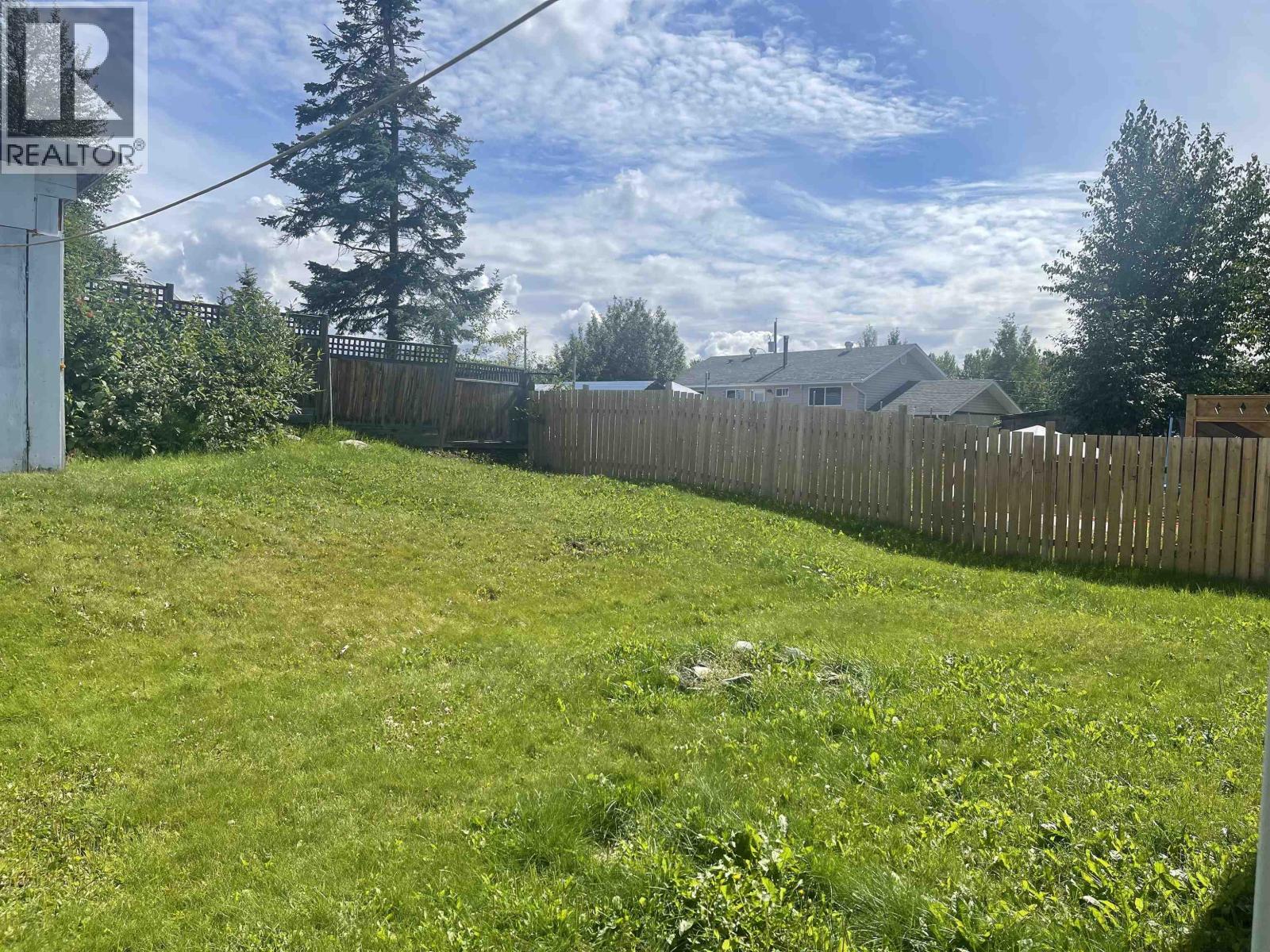 220 CRYSDALE DRIVE, Mackenzie