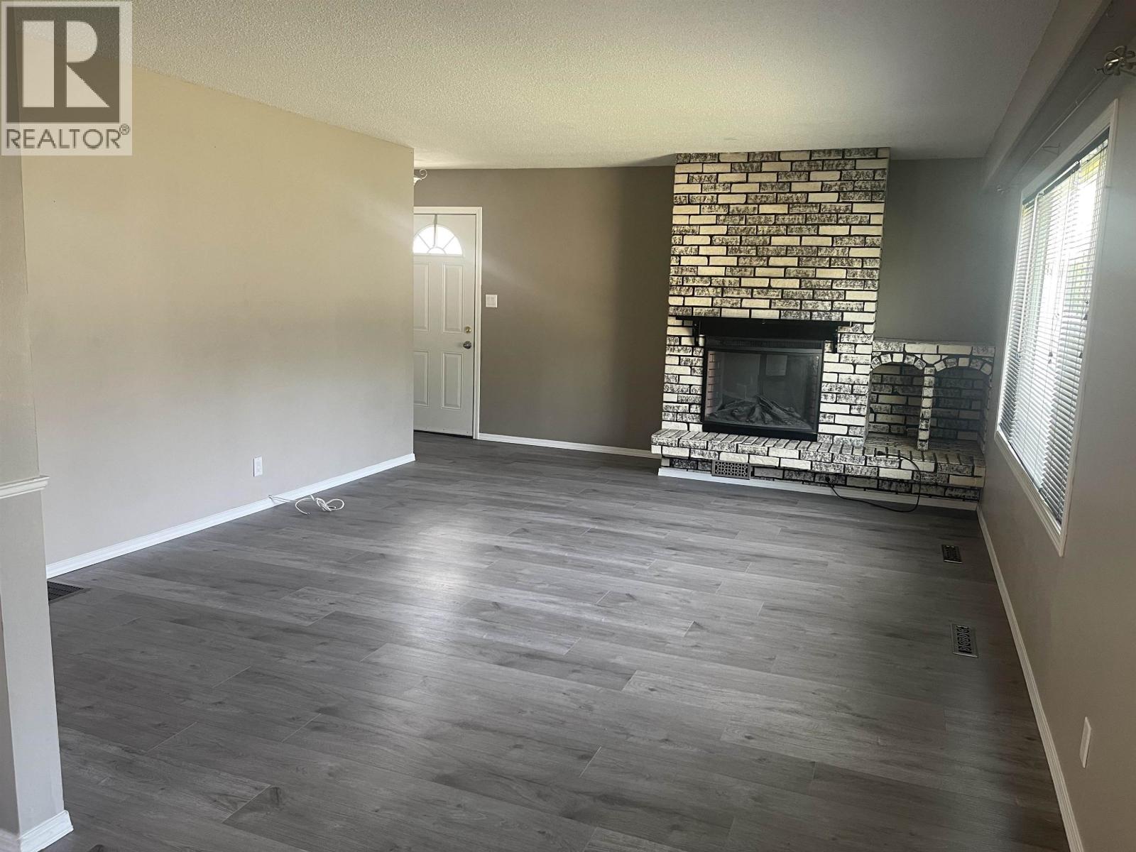 220 CRYSDALE DRIVE, Mackenzie