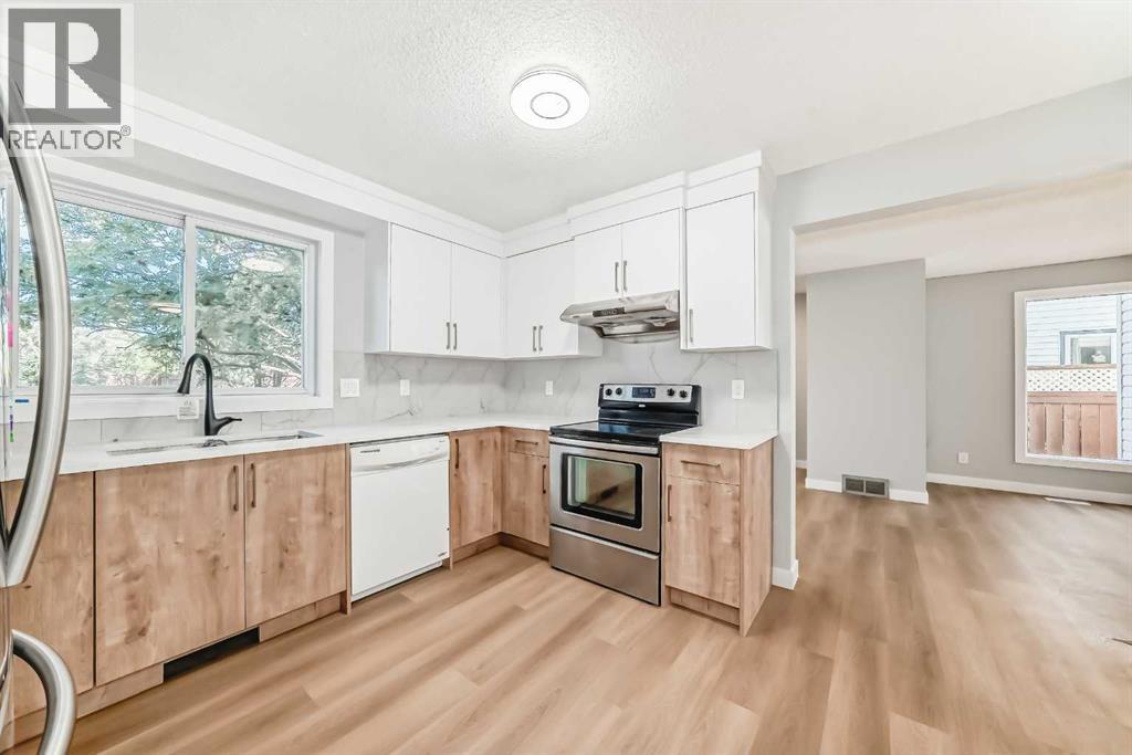 Single Family House for Sale in  Woodbine Boulevard SW Woodbine Calgary 