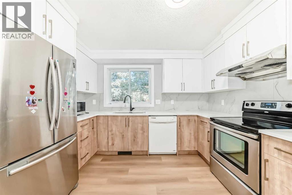 Single Family House for Sale in  Woodbine Boulevard SW Woodbine Calgary 