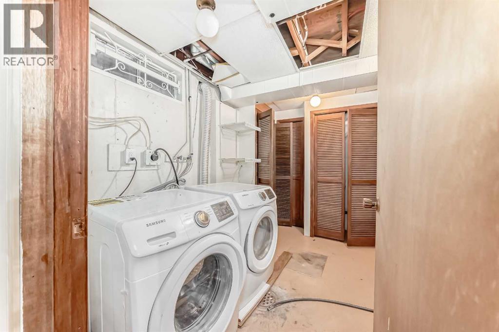 Single Family House for Sale in  Woodbine Boulevard SW Woodbine Calgary 