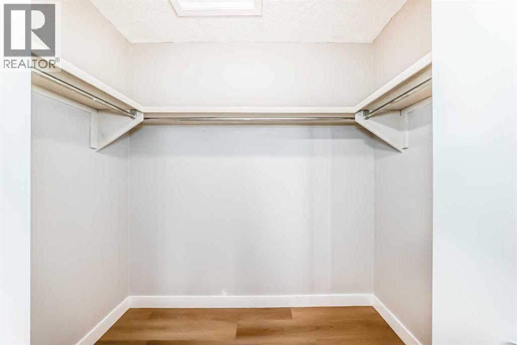 Single Family House for Sale in  Woodbine Boulevard SW Woodbine Calgary 