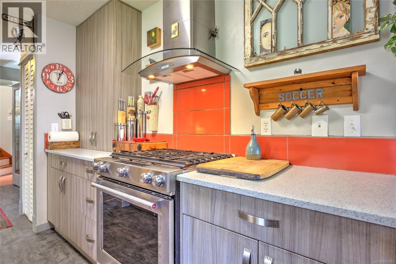 7777 Sunset Dr, Lake Cowichan