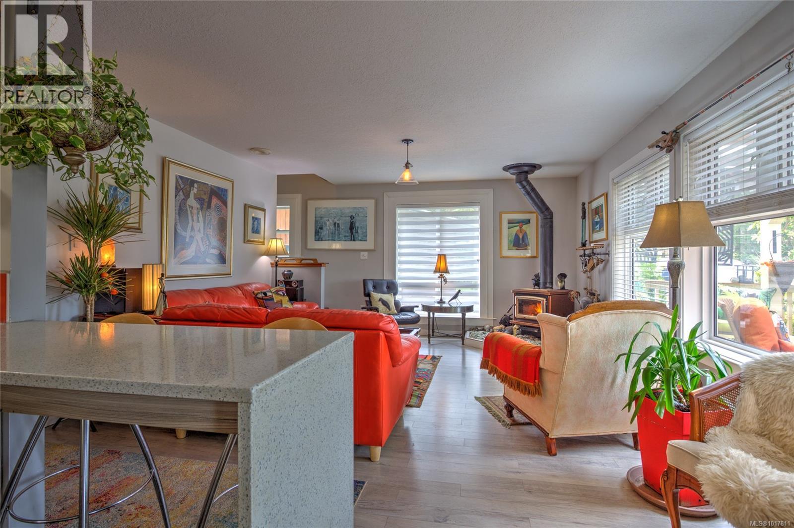 7777 Sunset Dr, Lake Cowichan