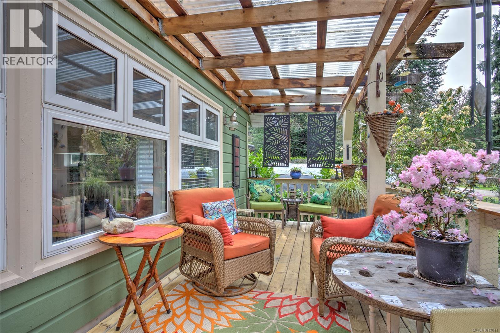 7777 Sunset Dr, Lake Cowichan