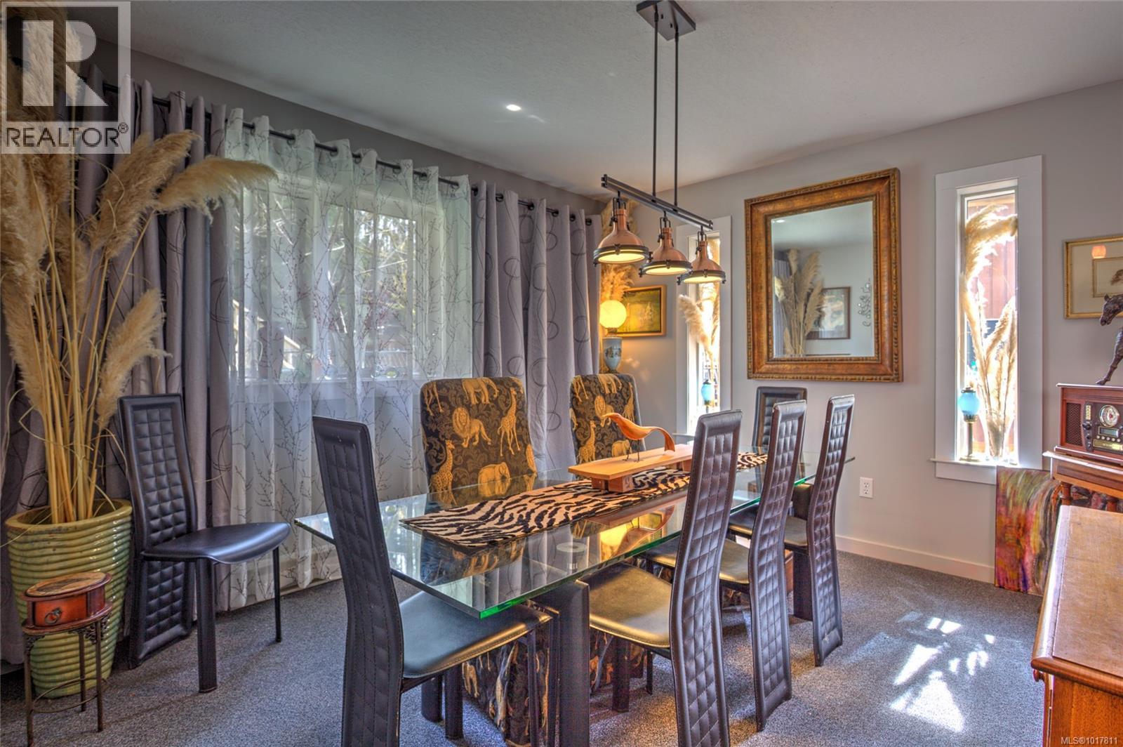 7777 Sunset Dr, Lake Cowichan