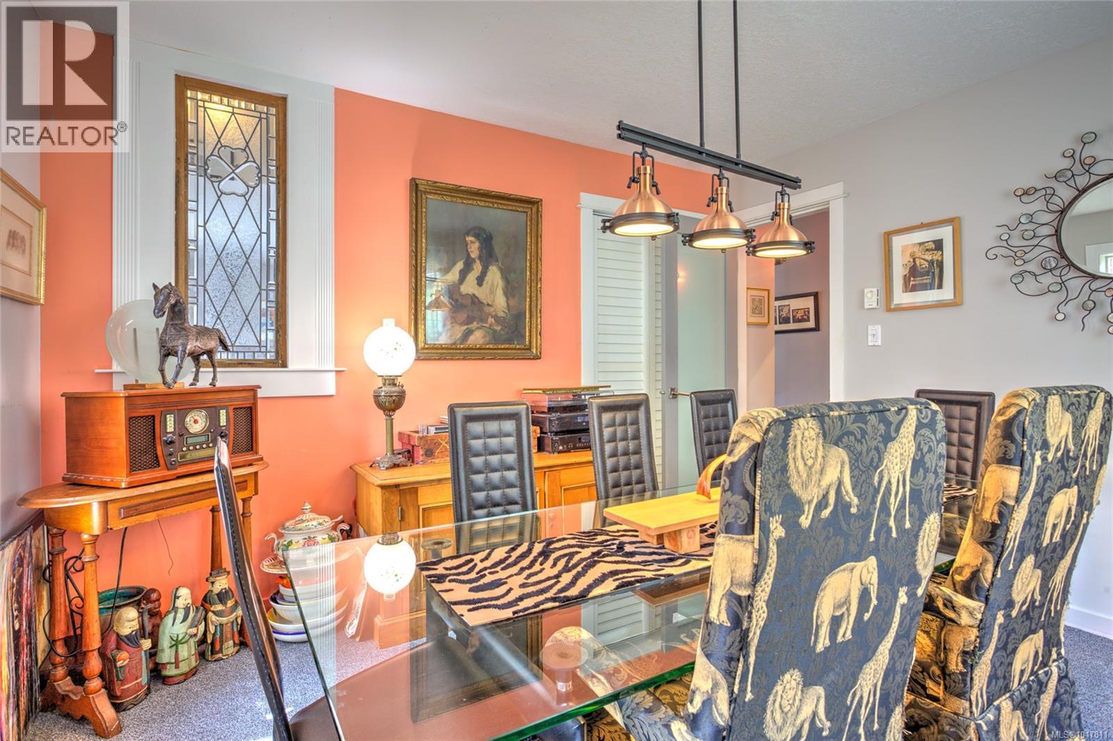 7777 Sunset Dr, Lake Cowichan