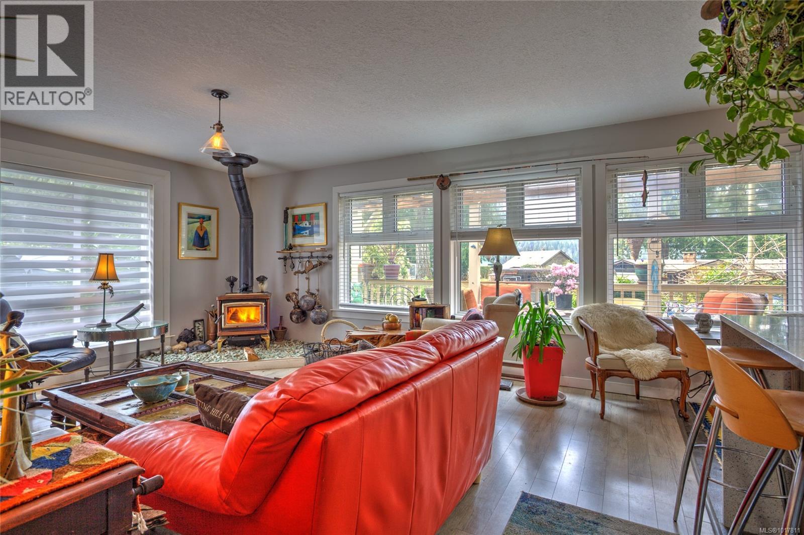 7777 Sunset Dr, Lake Cowichan