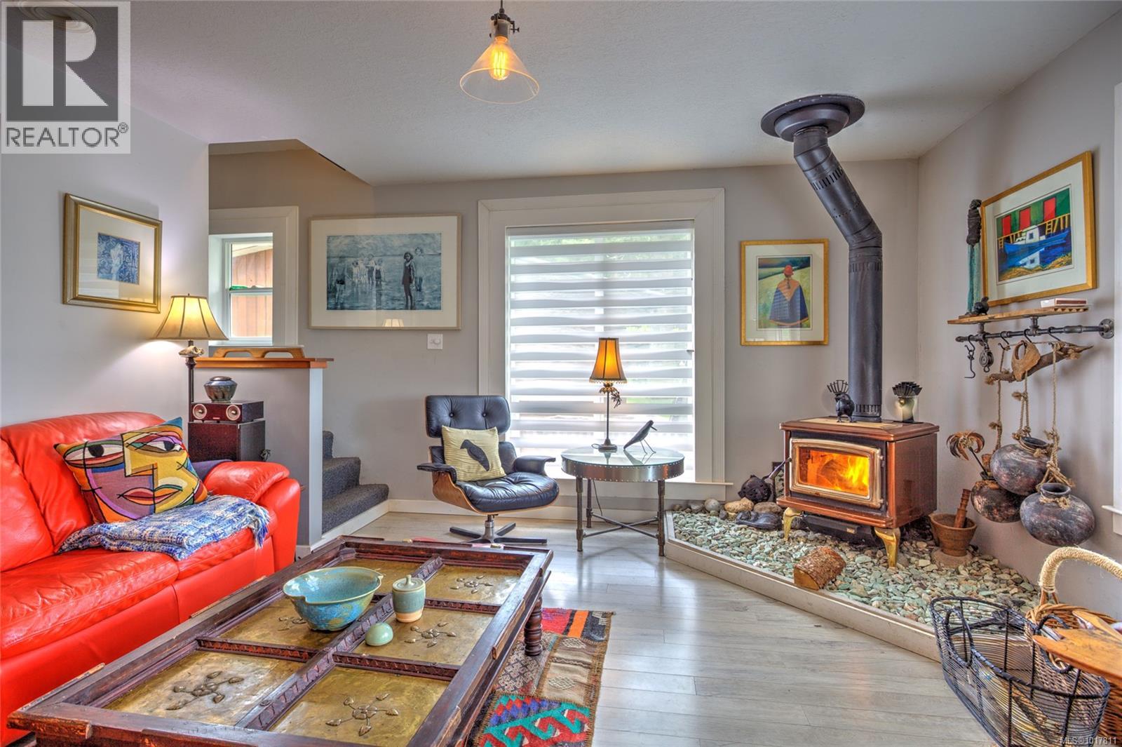 7777 Sunset Dr, Lake Cowichan