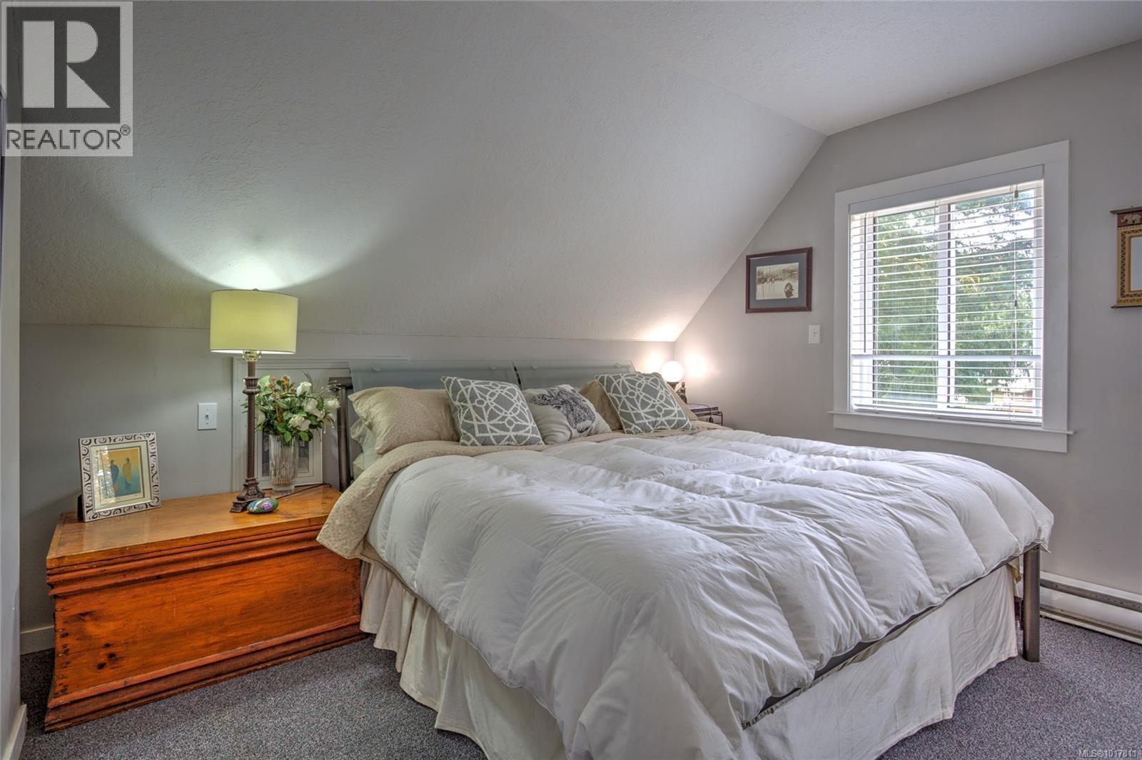 7777 Sunset Dr, Lake Cowichan