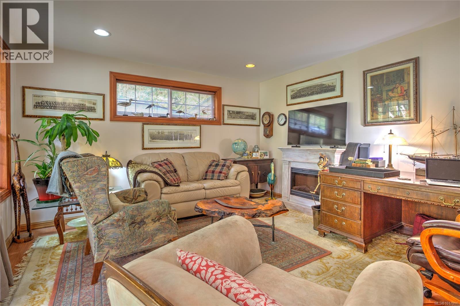 7777 Sunset Dr, Lake Cowichan