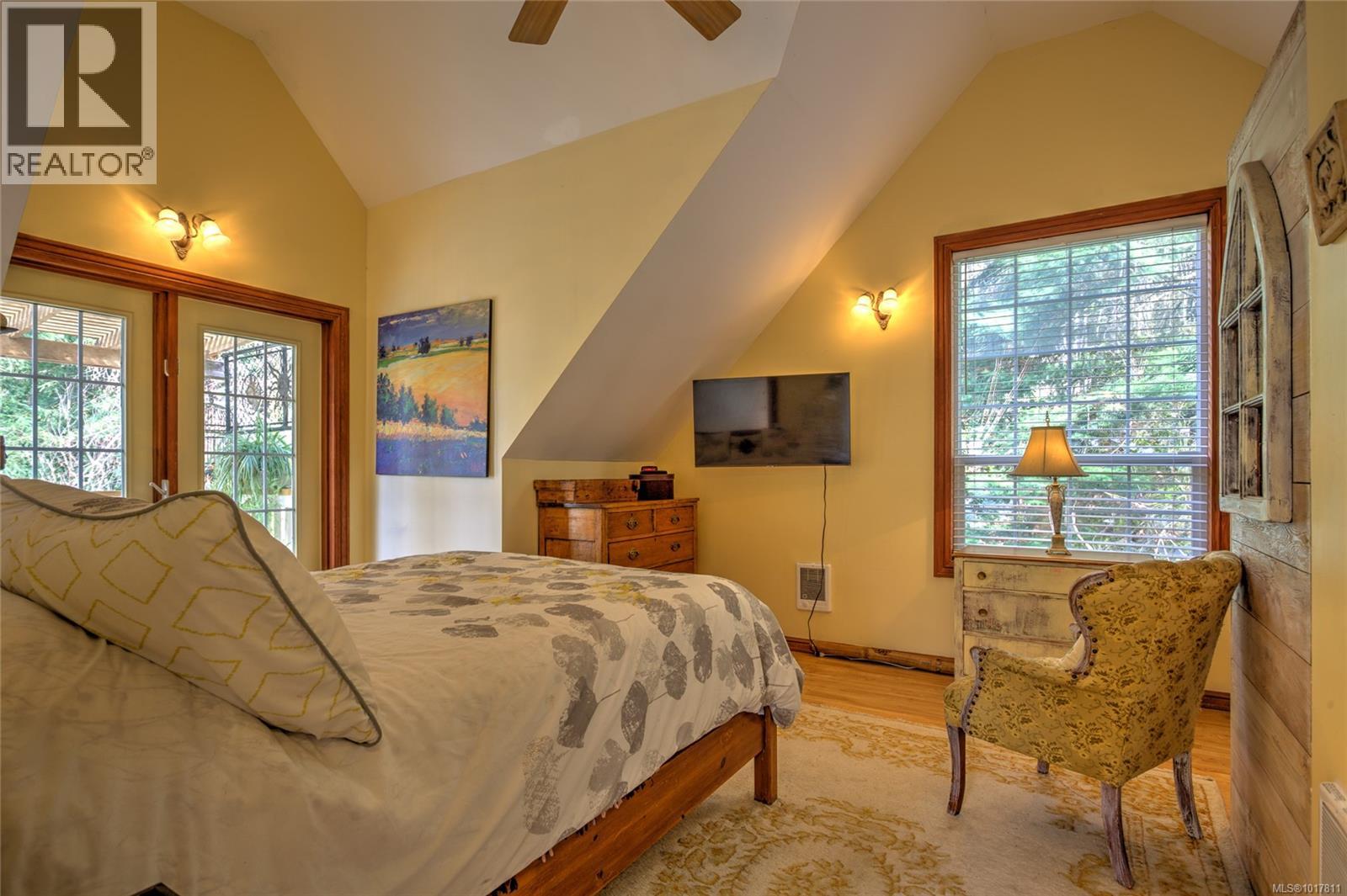 7777 Sunset Dr, Lake Cowichan