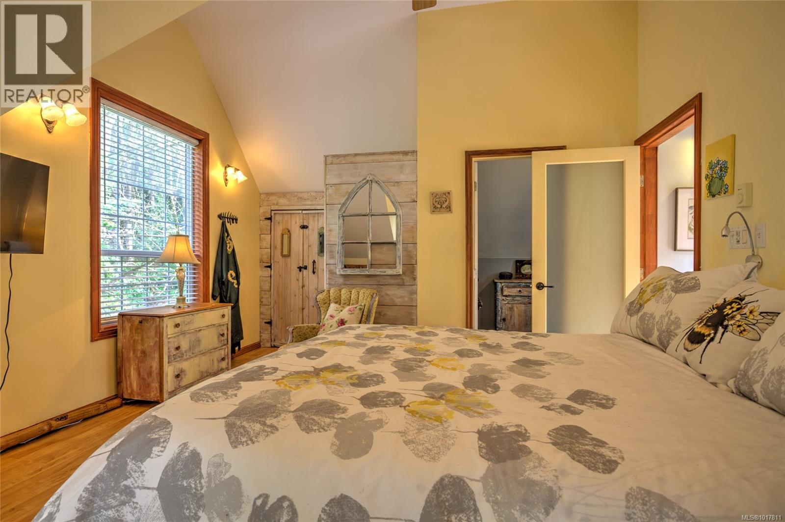 7777 Sunset Dr, Lake Cowichan