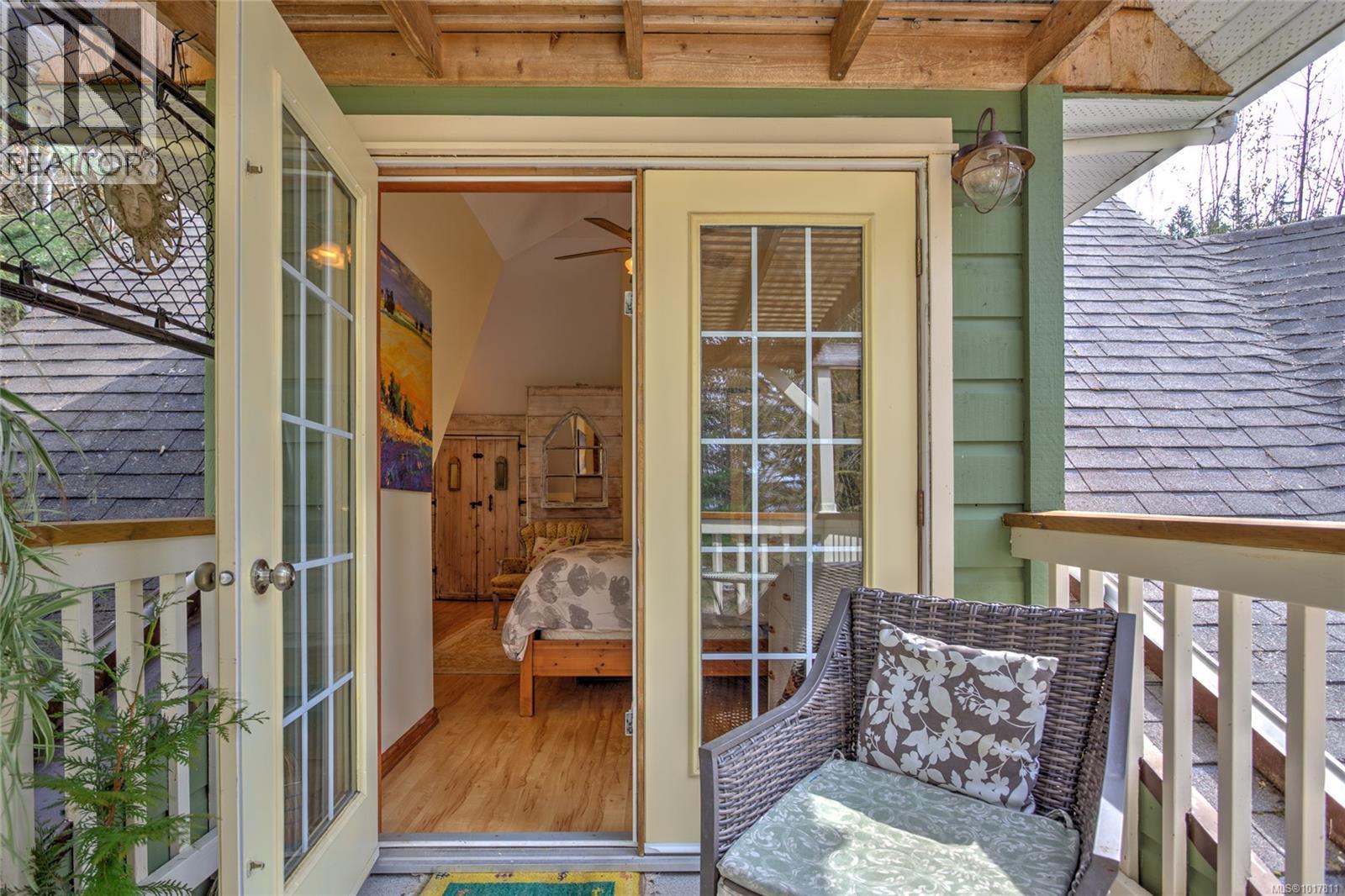 7777 Sunset Dr, Lake Cowichan