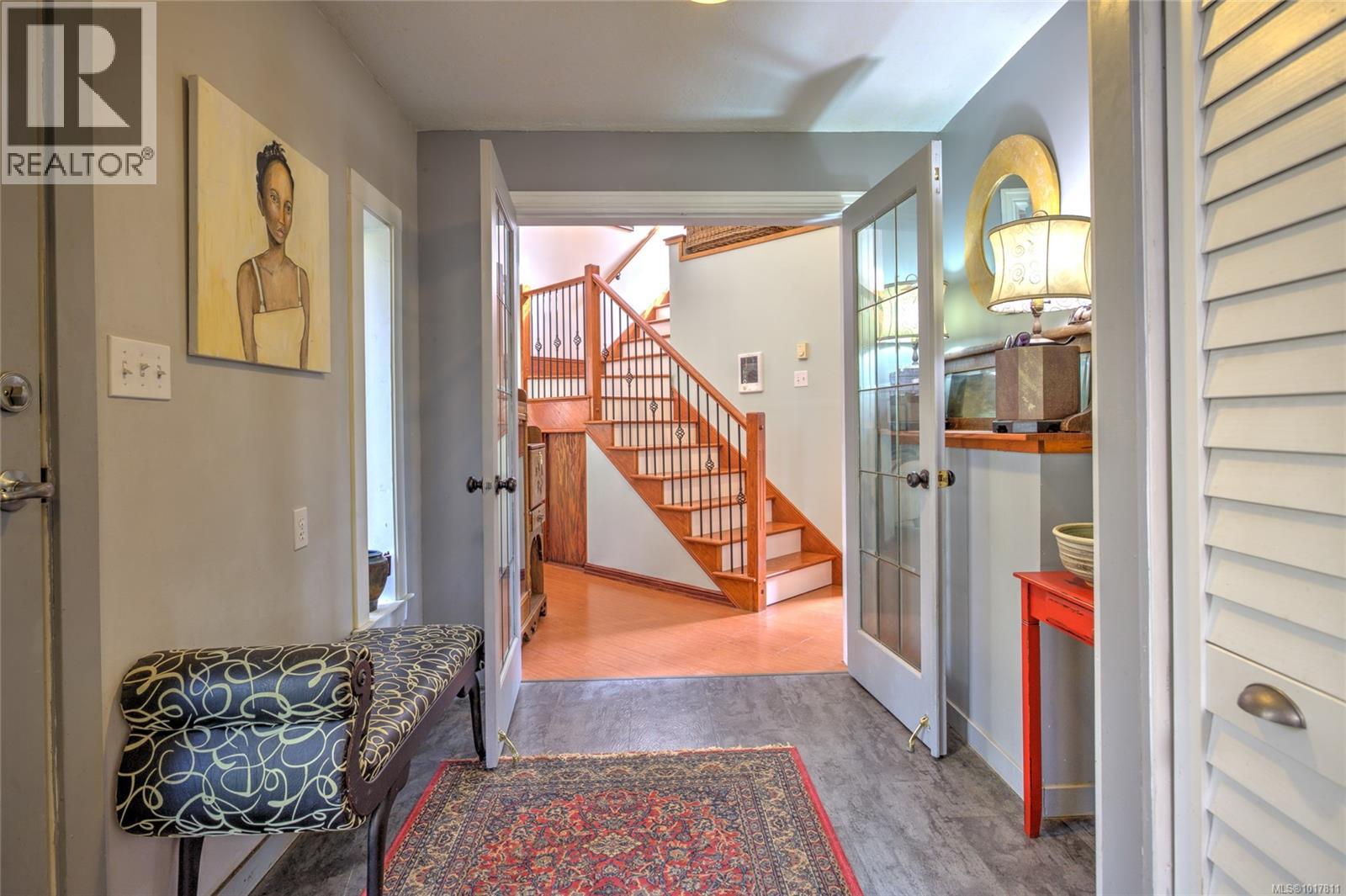 7777 Sunset Dr, Lake Cowichan