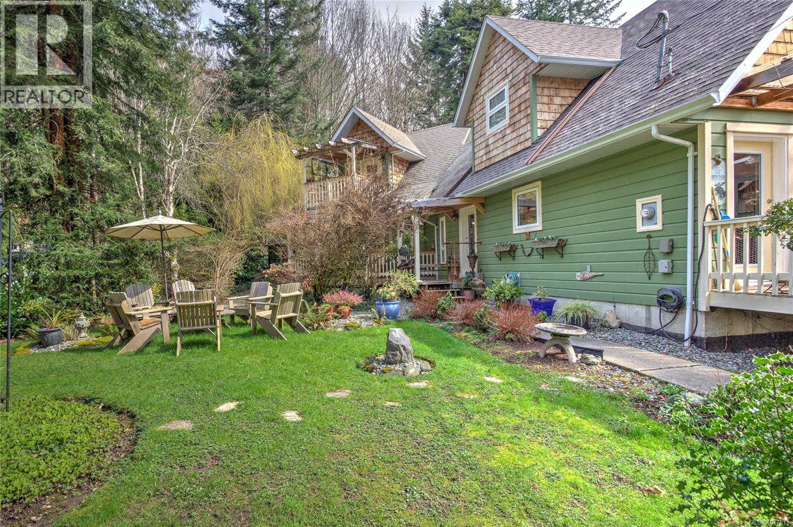 7777 Sunset Dr, Lake Cowichan