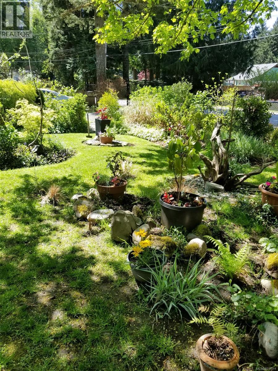 7777 Sunset Dr, Lake Cowichan