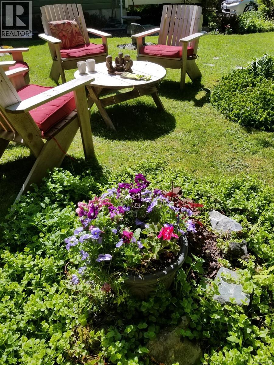 7777 Sunset Dr, Lake Cowichan