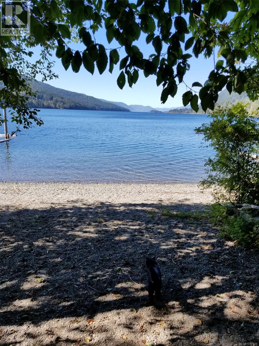 7777 Sunset Dr, Lake Cowichan