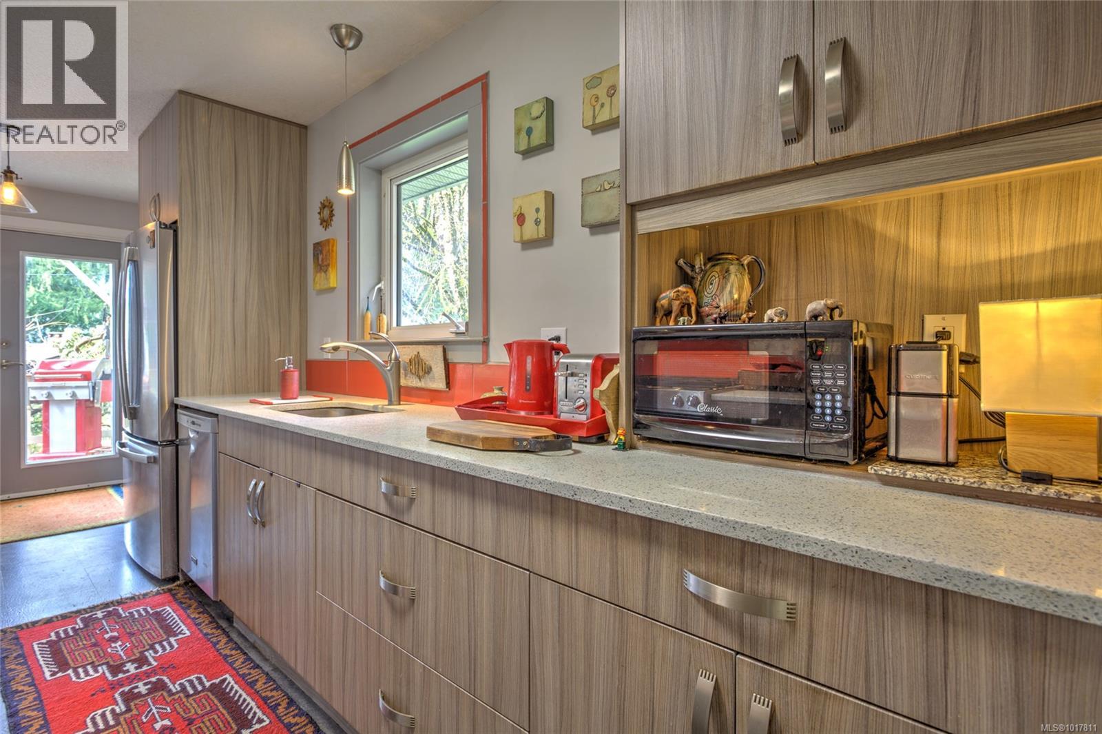 7777 Sunset Dr, Lake Cowichan