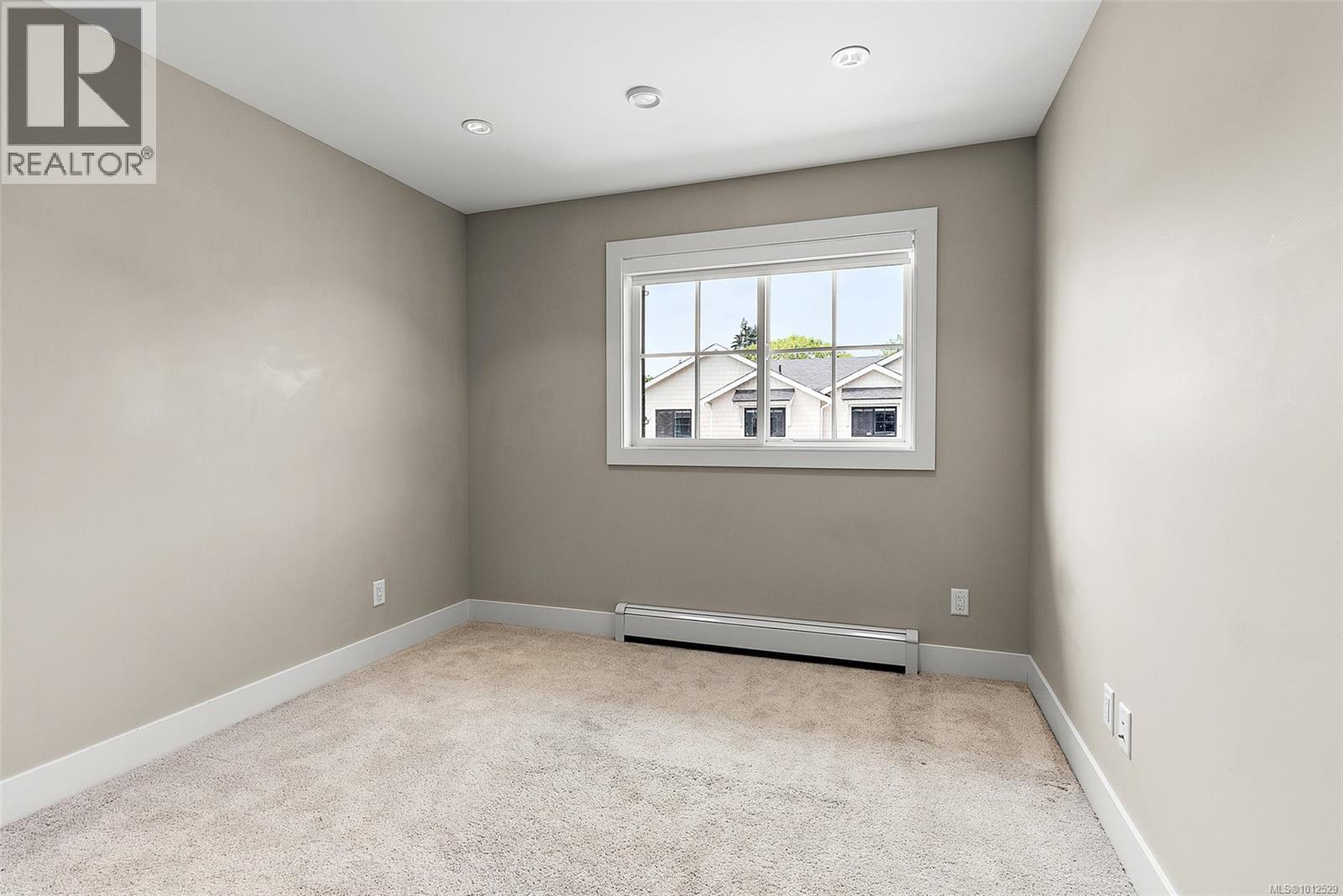 104 2096 Kennedy St, Sooke