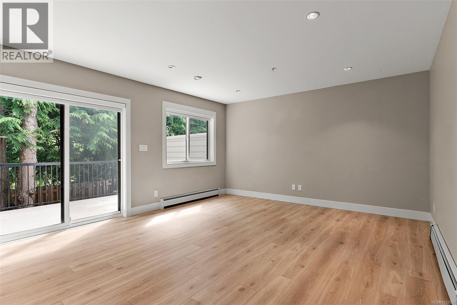 104 2096 Kennedy St, Sooke