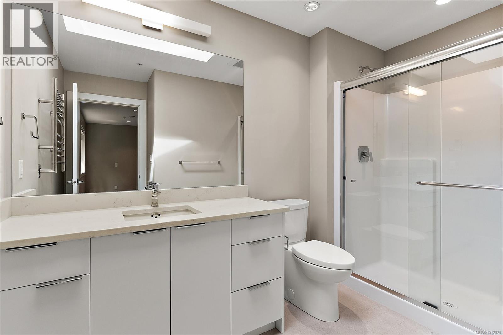 104 2096 Kennedy St, Sooke