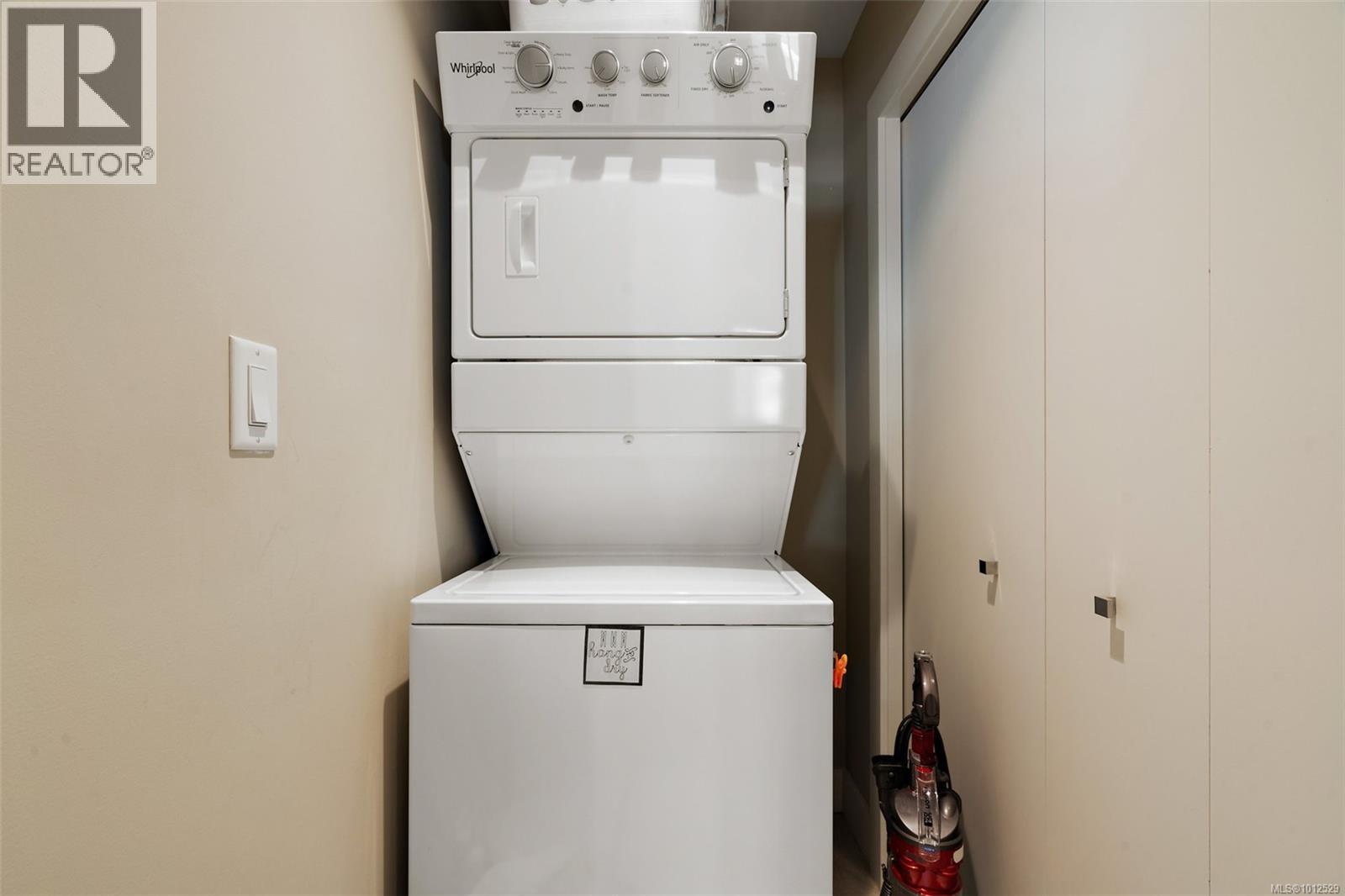 104 2096 Kennedy St, Sooke