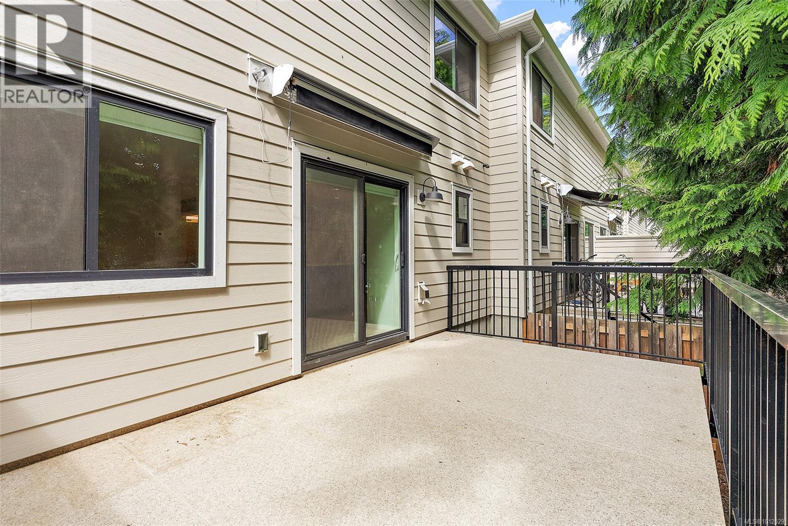 104 2096 Kennedy St, Sooke