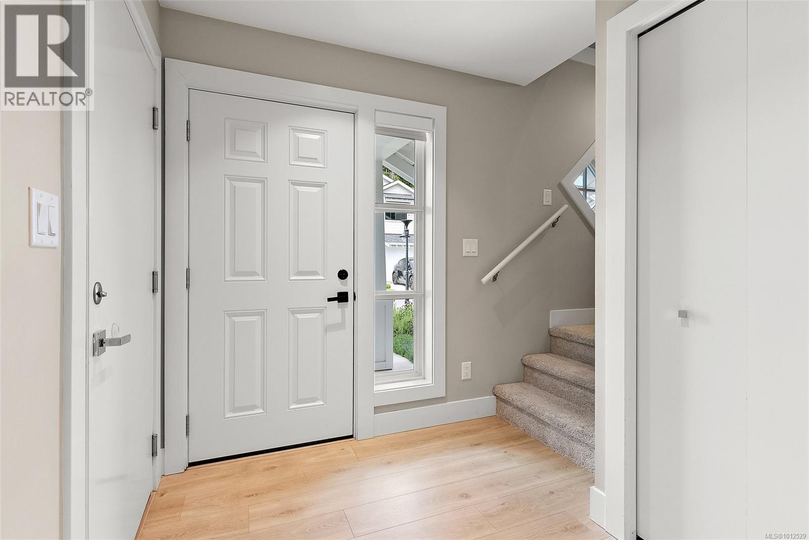 104 2096 Kennedy St, Sooke