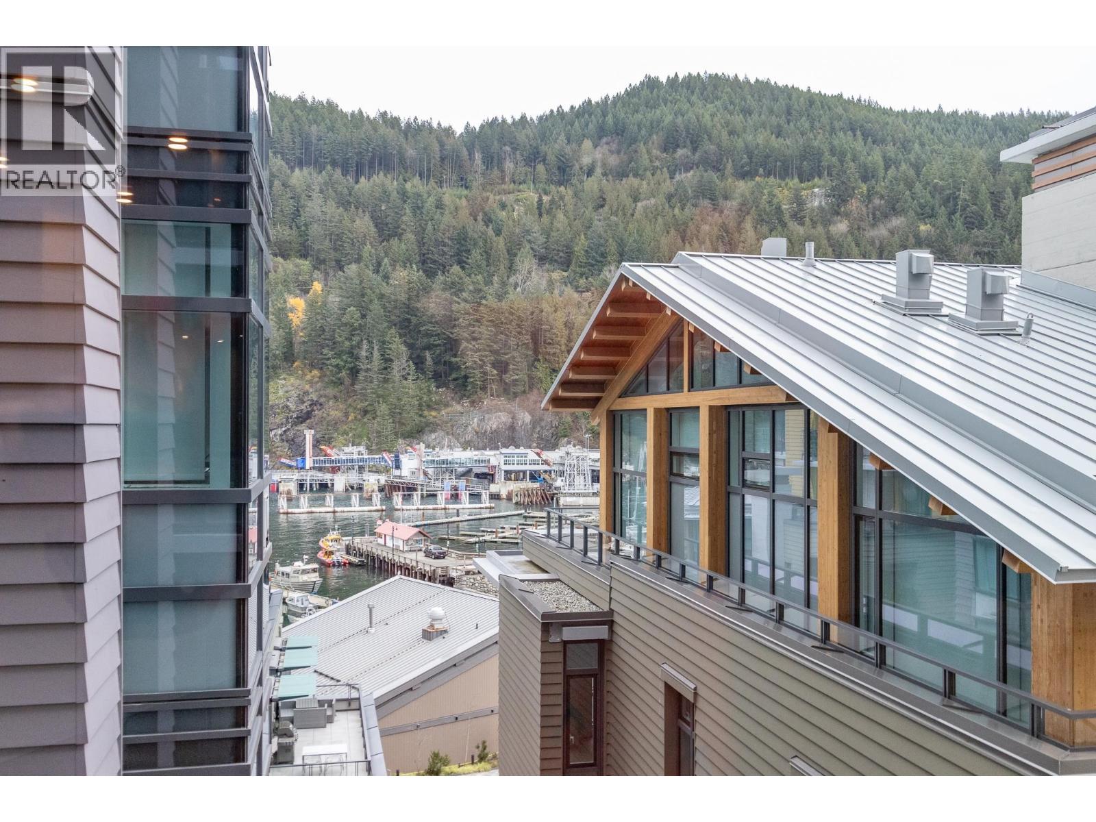 401 6687 NELSON AVENUE, West Vancouver