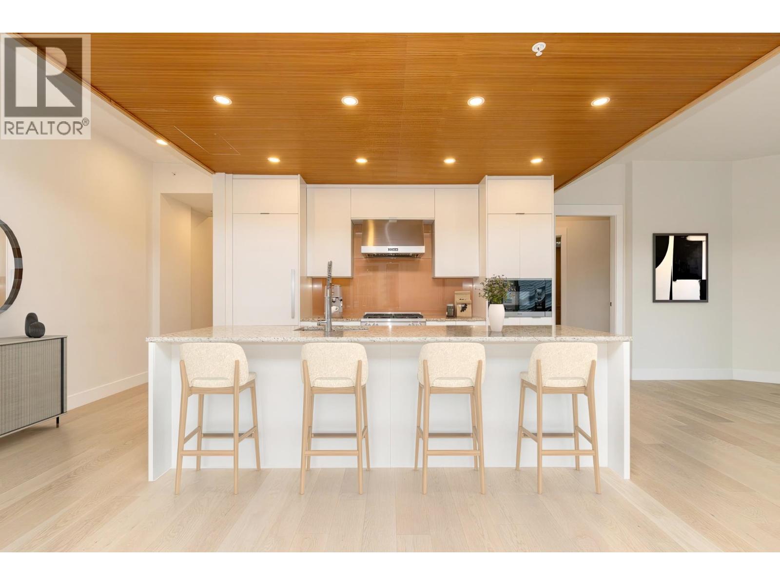 401 6687 NELSON AVENUE, West Vancouver