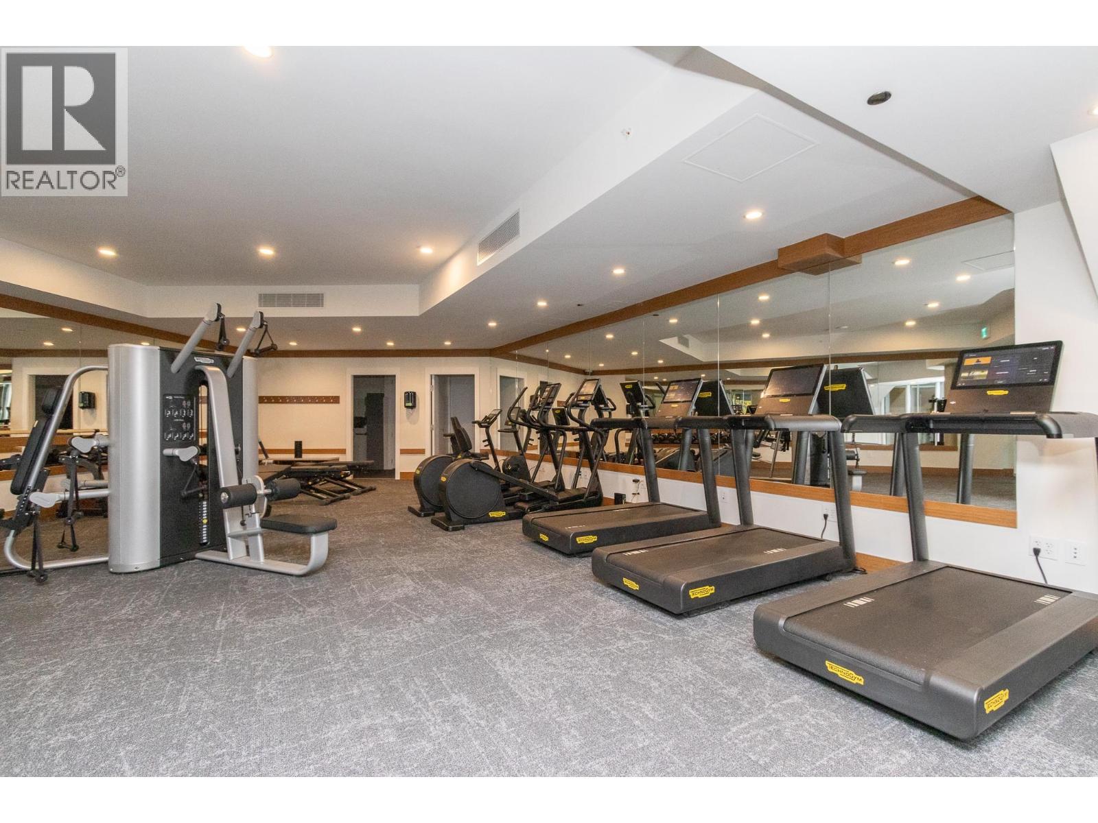 401 6687 NELSON AVENUE, West Vancouver