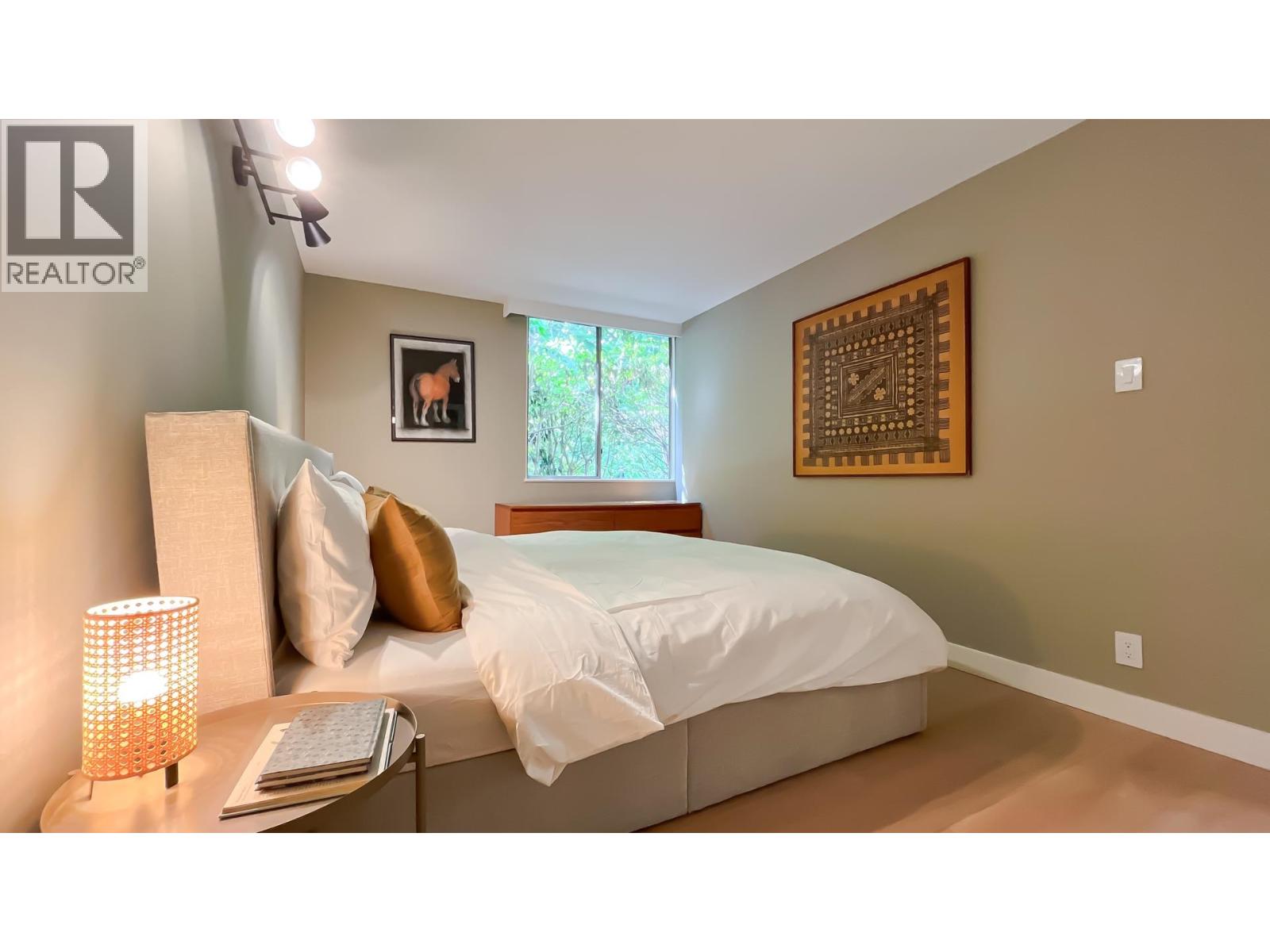 102 2016 FULLERTON AVENUE, North Vancouver