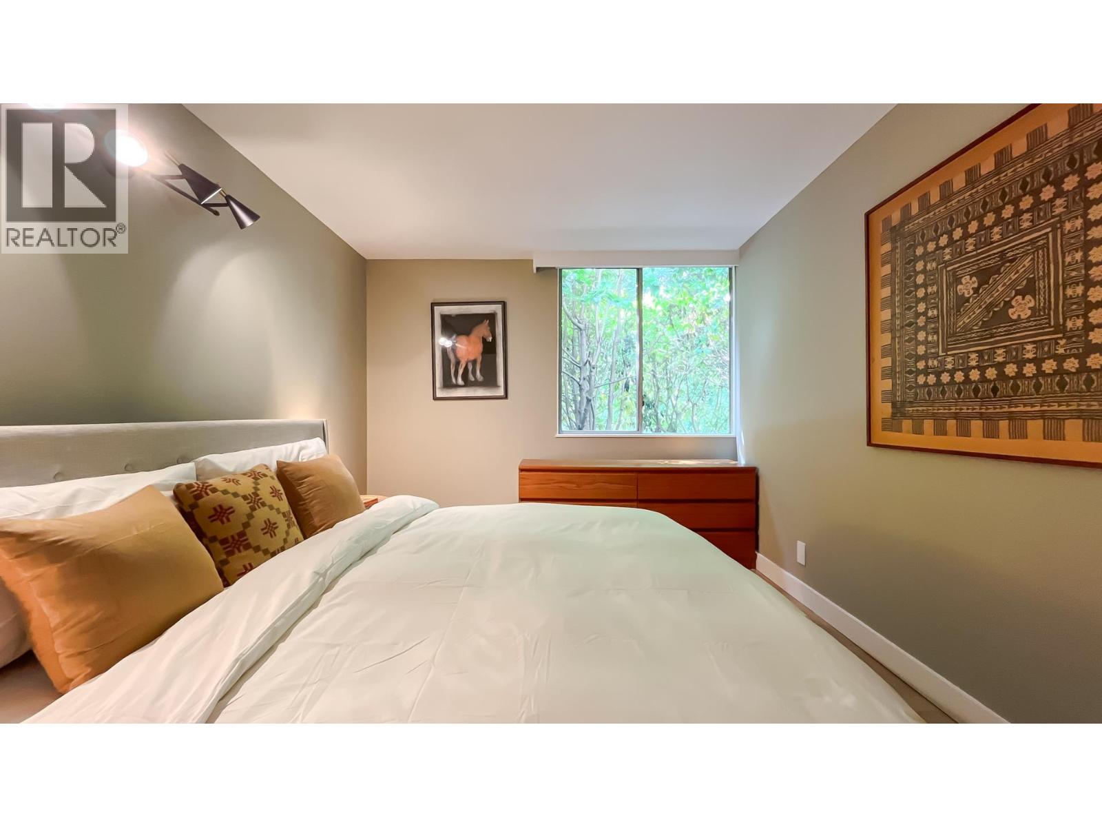 102 2016 FULLERTON AVENUE, North Vancouver