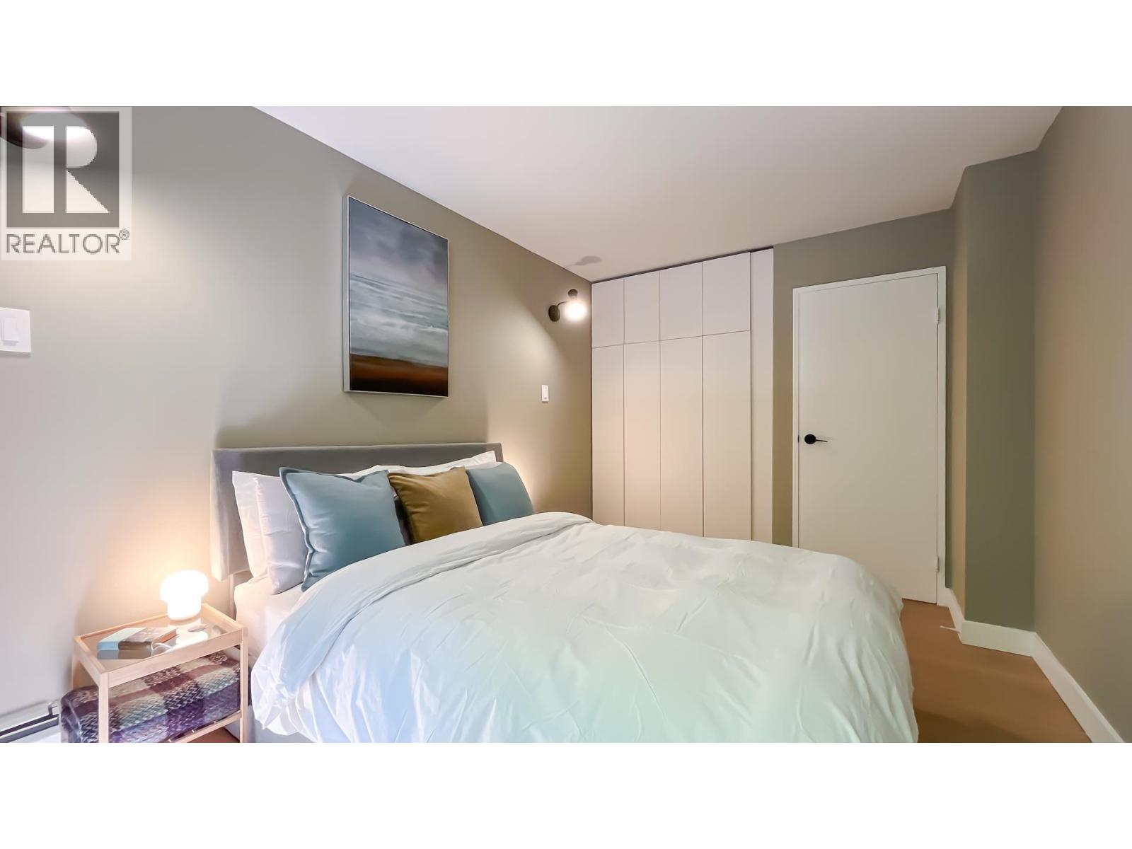 102 2016 FULLERTON AVENUE, North Vancouver