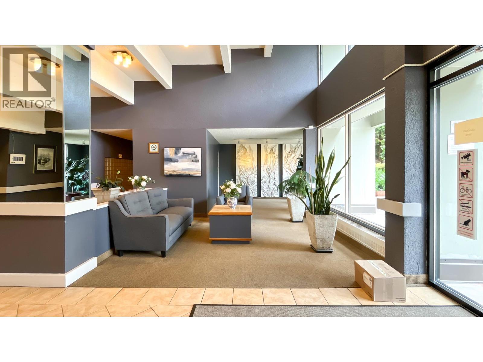 102 2016 FULLERTON AVENUE, North Vancouver