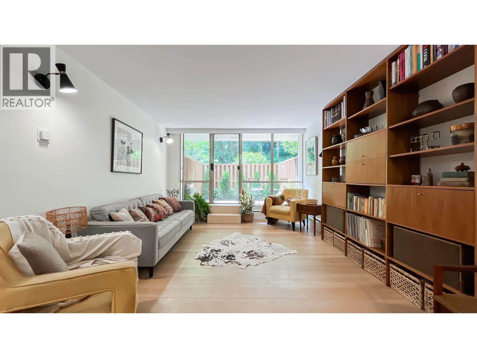 102 2016 FULLERTON AVENUE, North Vancouver