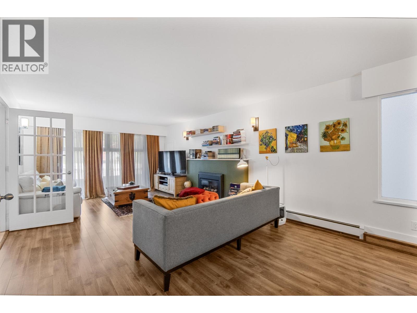 815 E 29TH STREET, North Vancouver