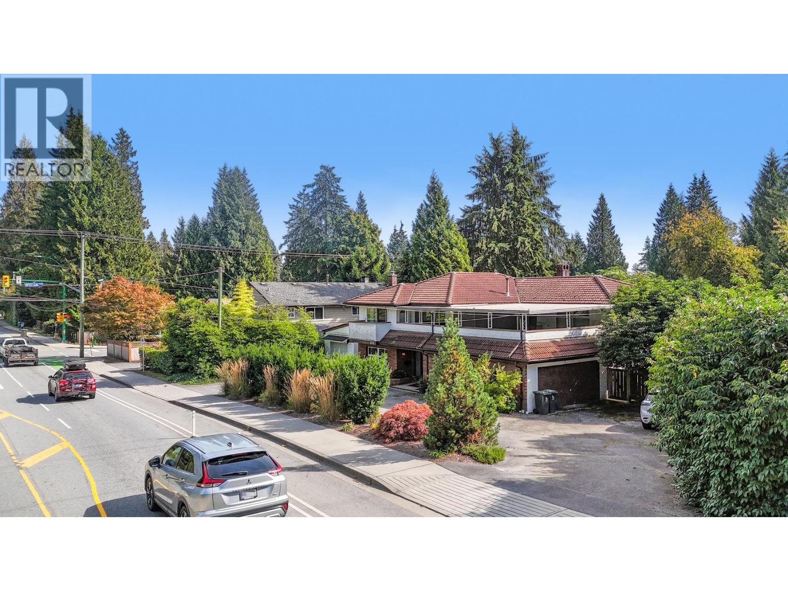 815 E 29TH STREET, North Vancouver