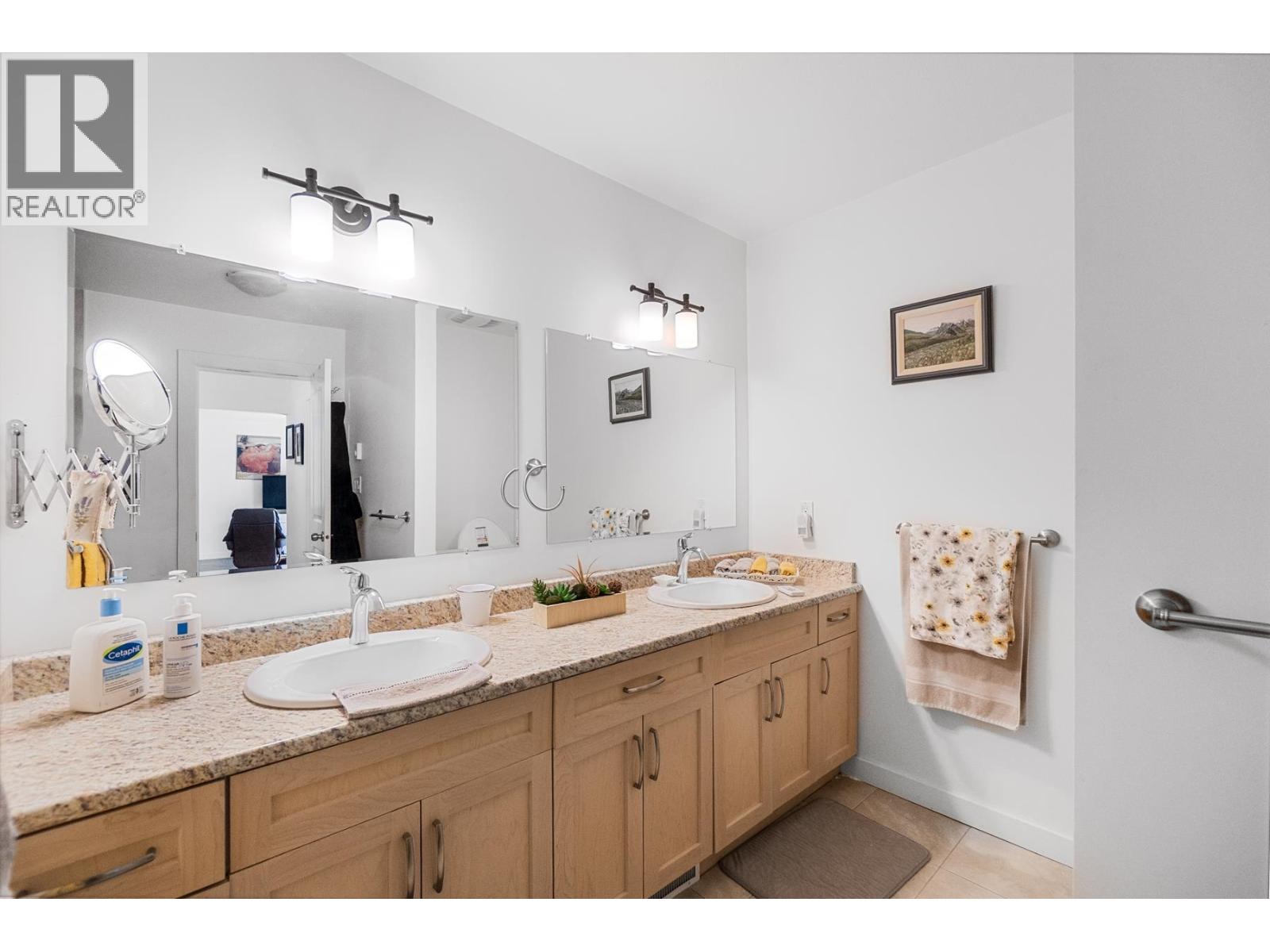 815 E 29TH STREET, North Vancouver