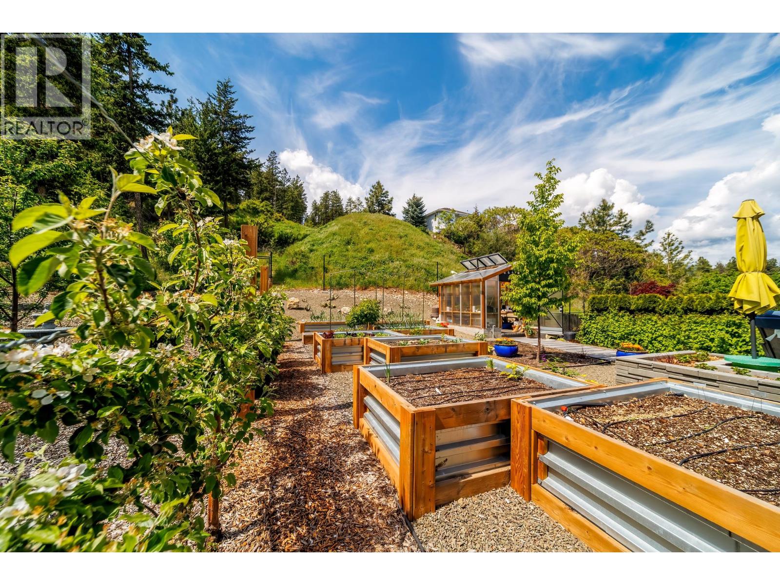  3702 Astoria Drive, West Kelowna