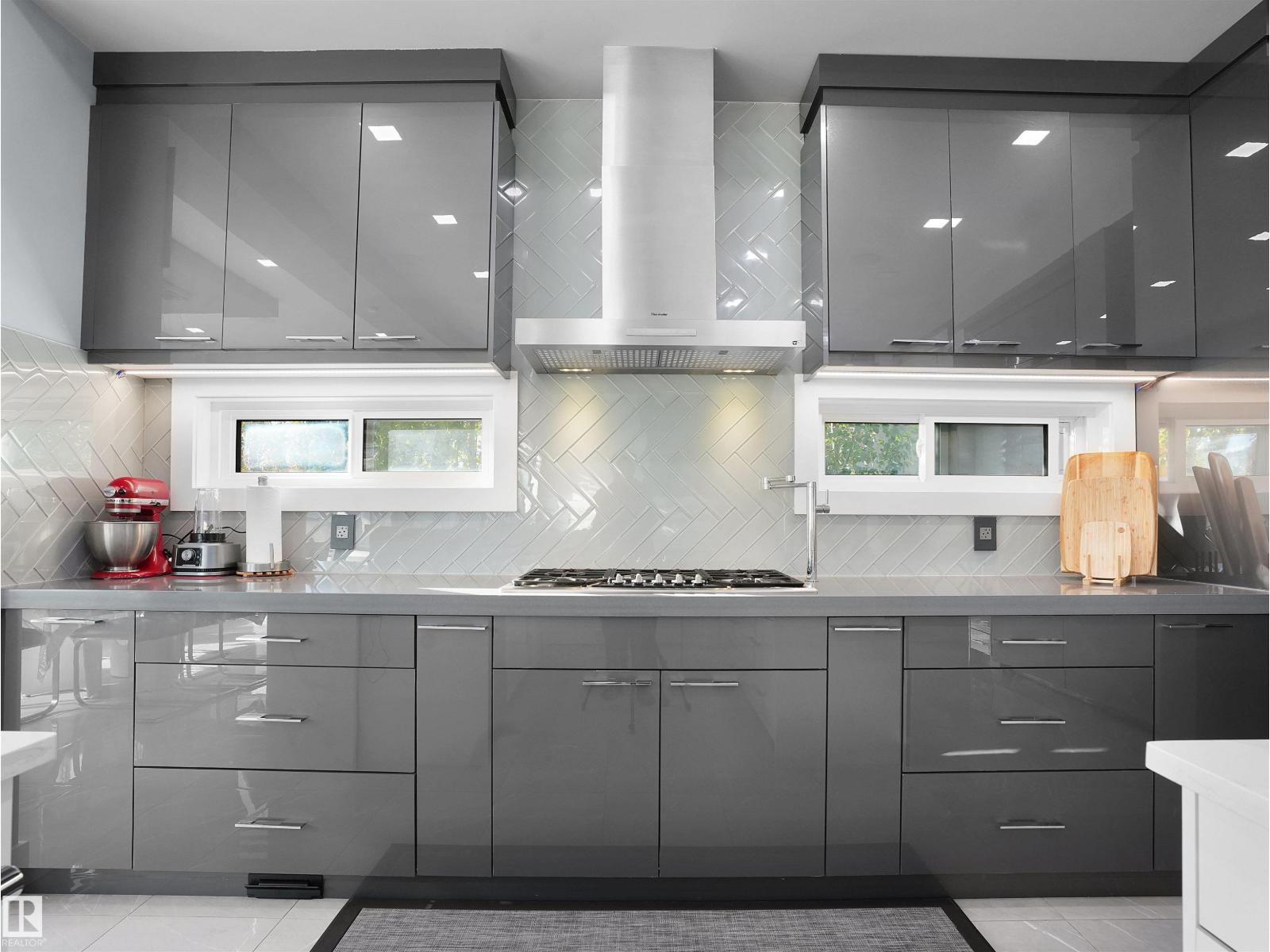 913 WOOD PL NW, Edmonton