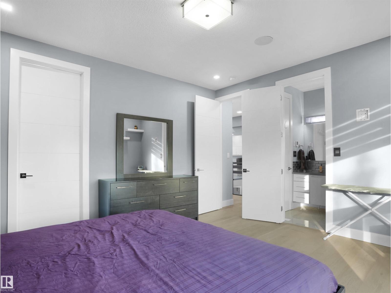 913 WOOD PL NW, Edmonton