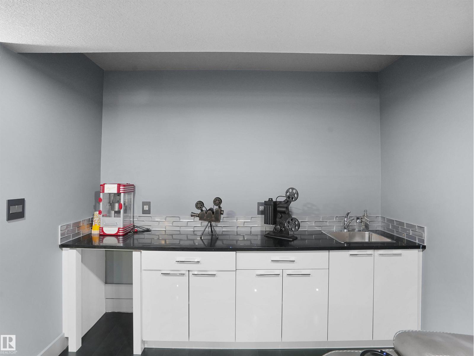 913 WOOD PL NW, Edmonton