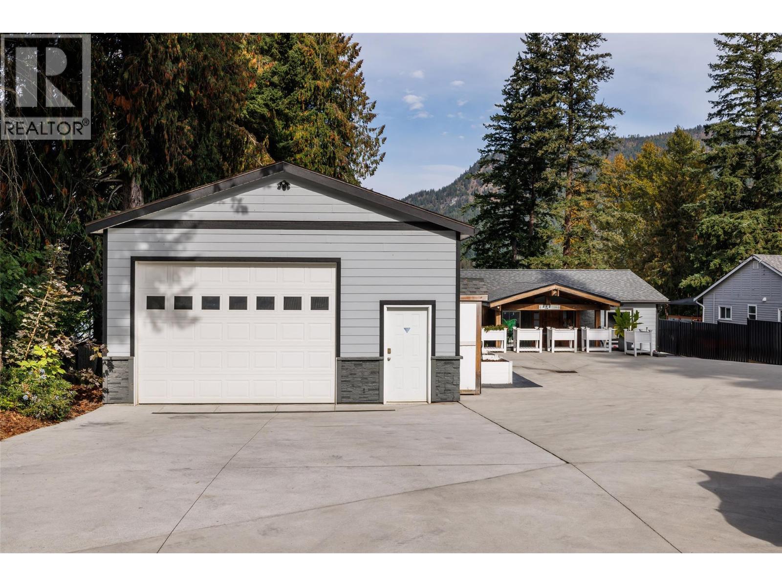  2661 Blind Bay Road, Blind Bay