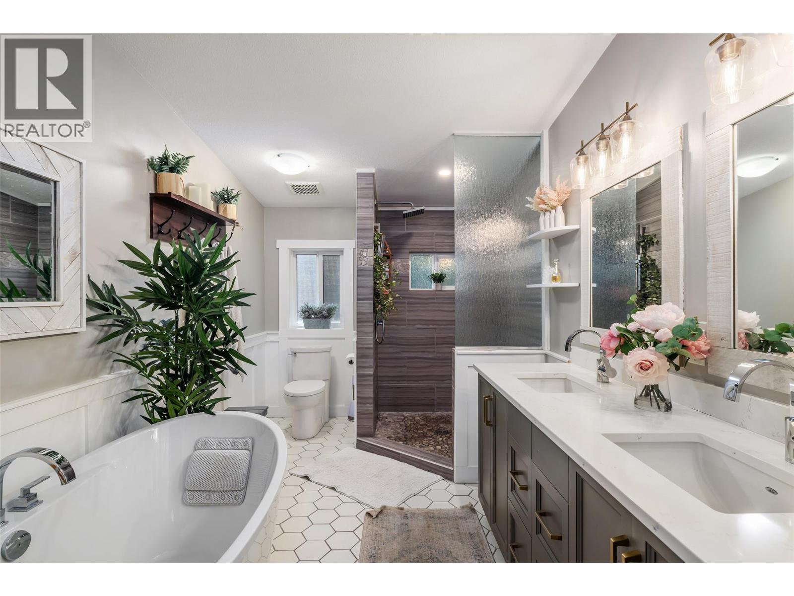  2661 Blind Bay Road, Blind Bay