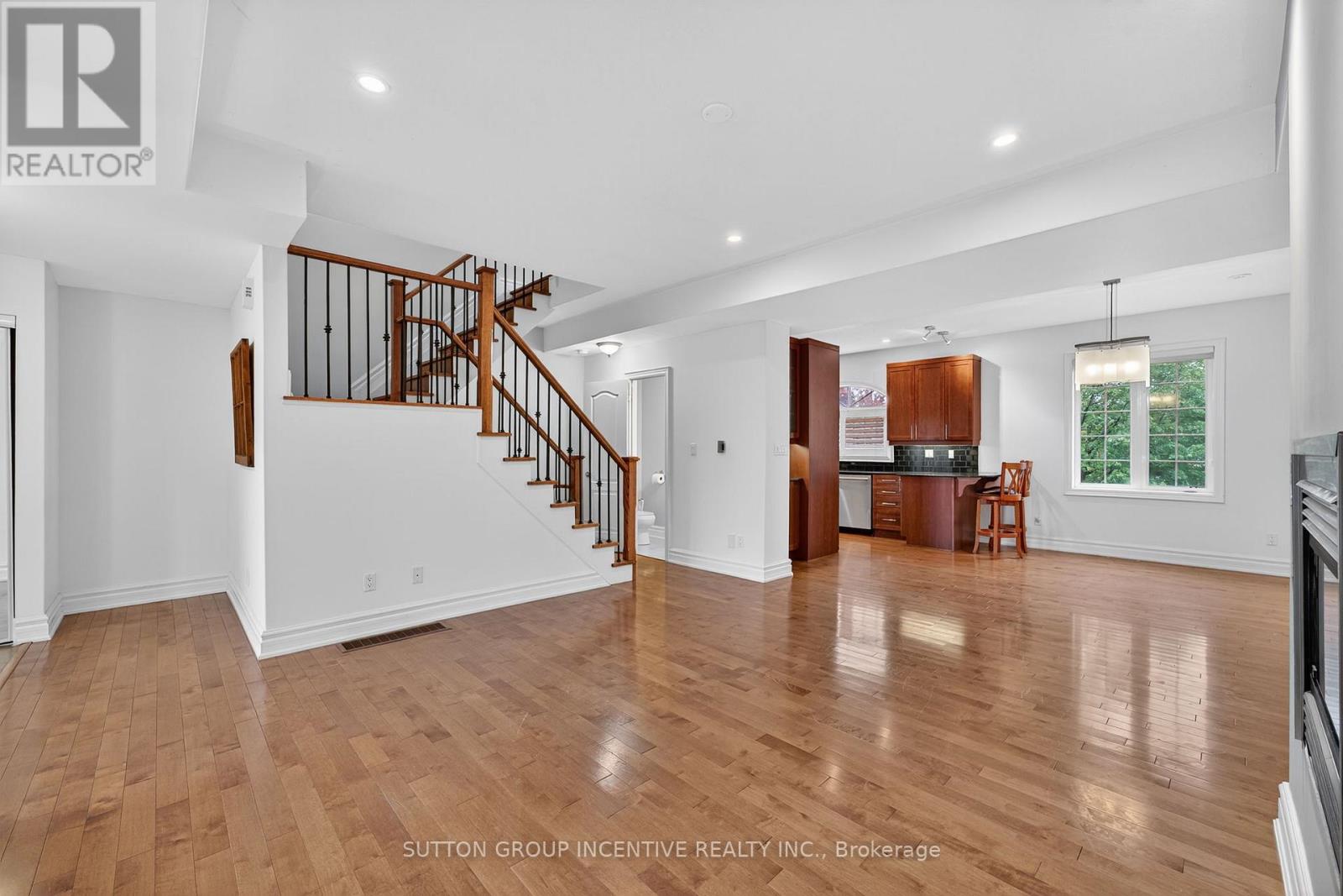 23 WHITE OAKS ROAD - 11