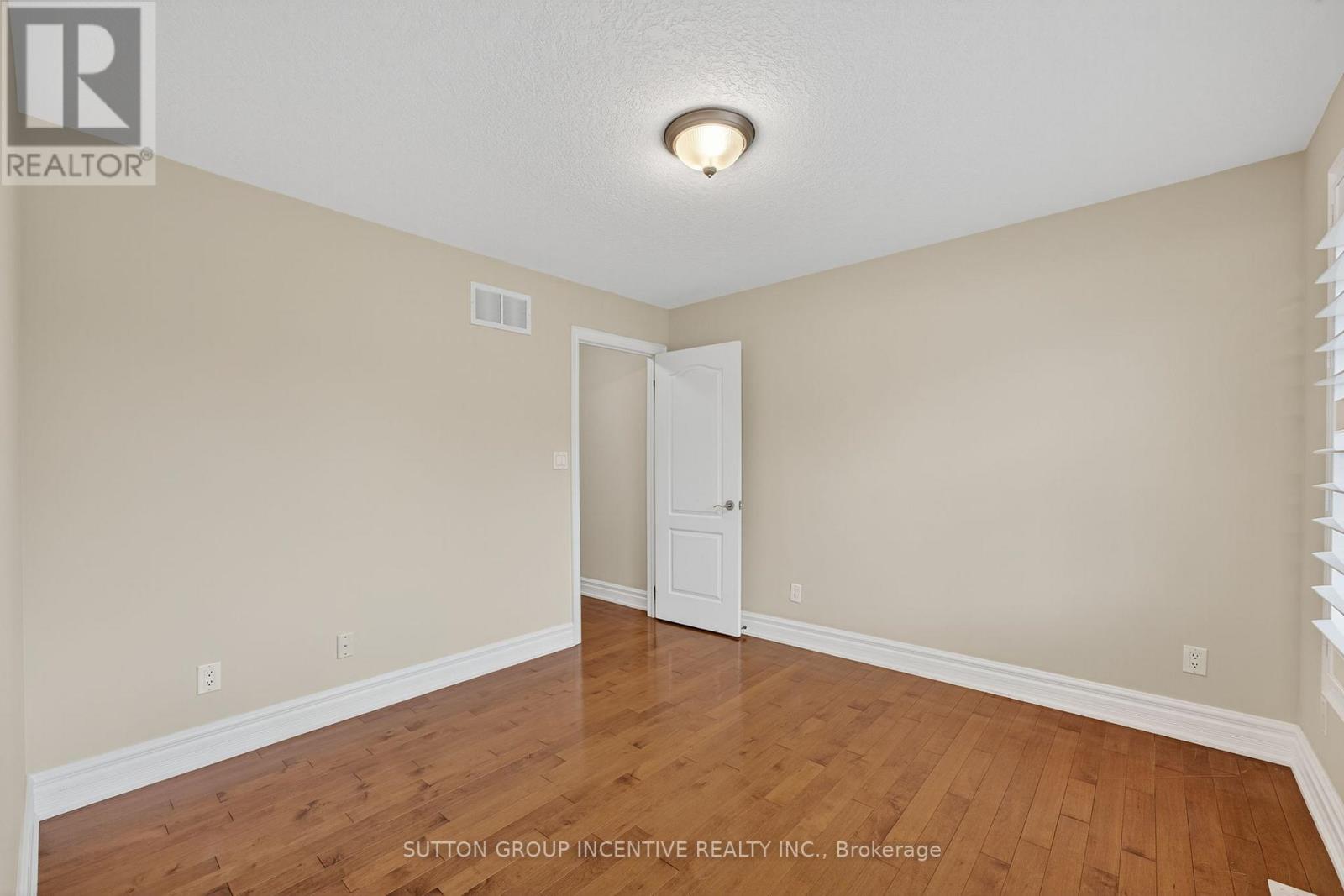 23 WHITE OAKS ROAD - 24