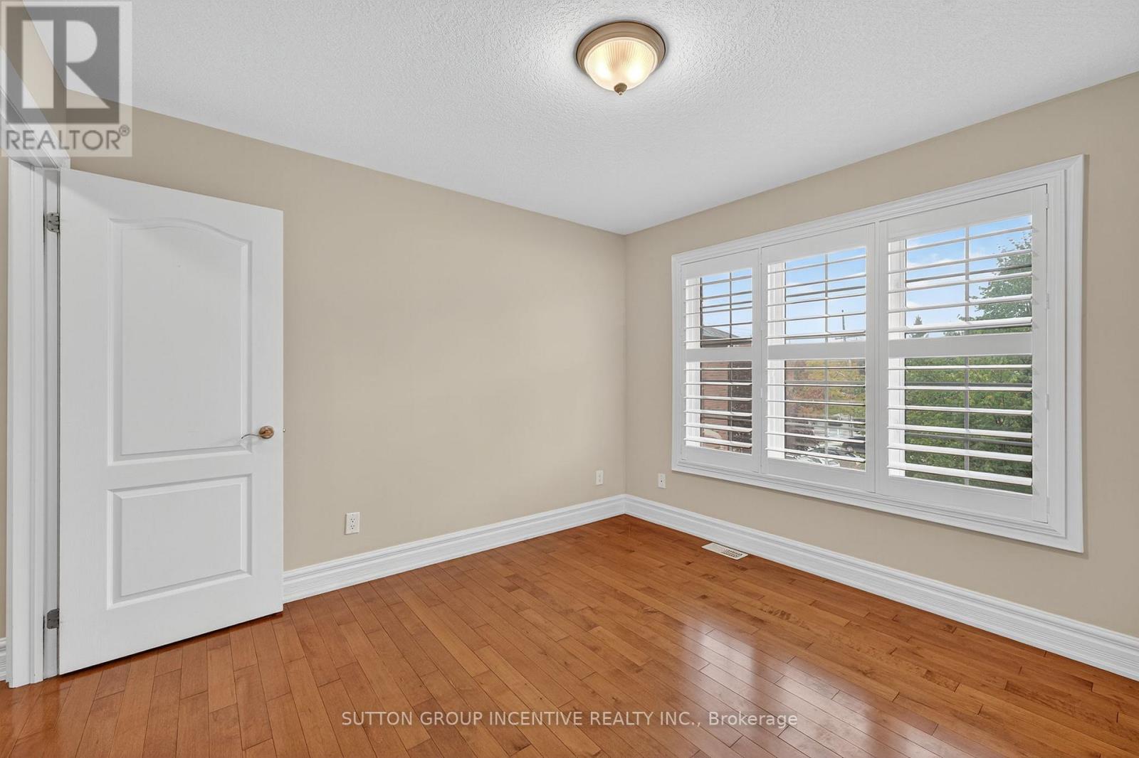 23 WHITE OAKS ROAD - 25